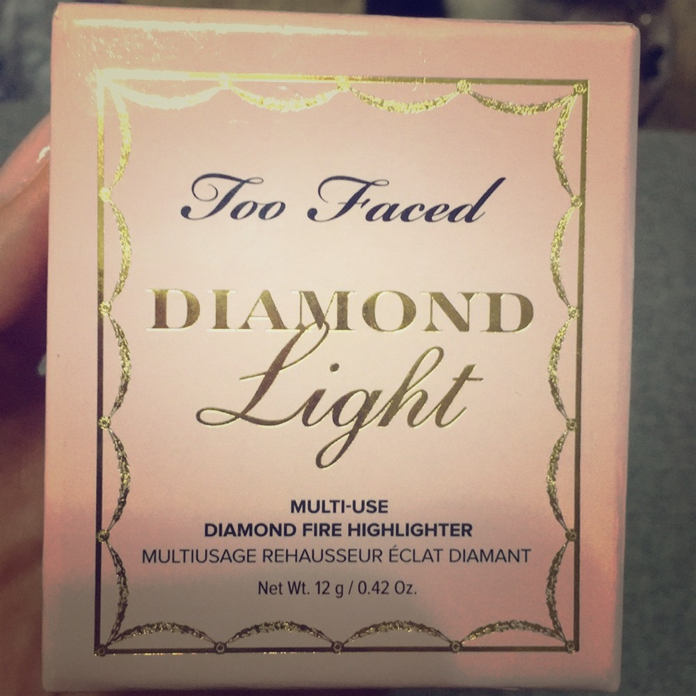 Too faced Diamond Light highlighter
